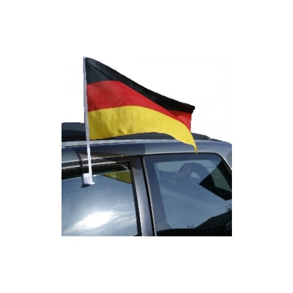 Deutschlandfahne an einem Auto anlässlich der  Fifa-Fussballweltmeistersachaft 2014 in Berlin